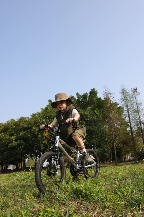 自転車が軽いからお子様も扱いやすいです。