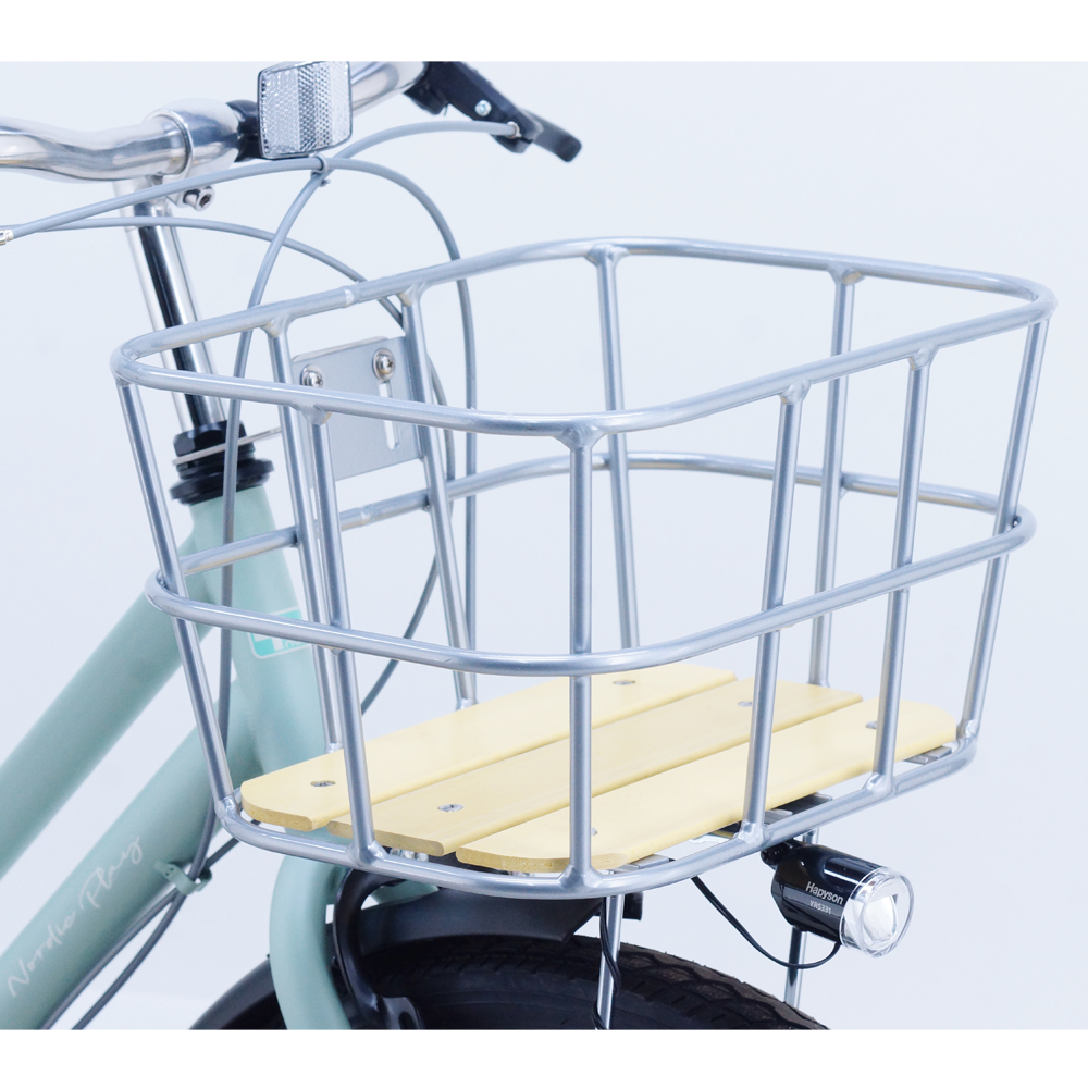 ●アルミ製バスケット軽くてサビに強いアルミ製バスケットです。木製底板がおしゃれです。