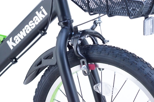 ●アルミ製Wピボットキャリパーブレーキ軽いタッチで良く効くフロントブレーキが装備されています。