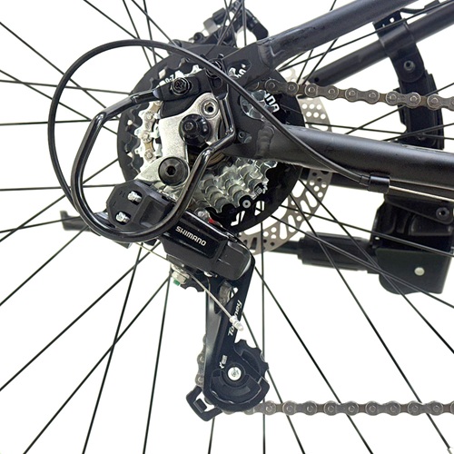 ●SHIMANO製外装７段変速長距離や坂道はもちろんスポーティな走りが可能です。