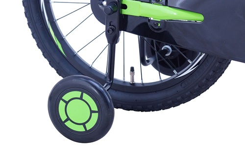 ●カラーアルミリムデザインの入ったブラックカラーの車輪がカッコいい。●補助輪練習時、後輪のハブ軸を外さなくても補助輪の取り外しが可能。