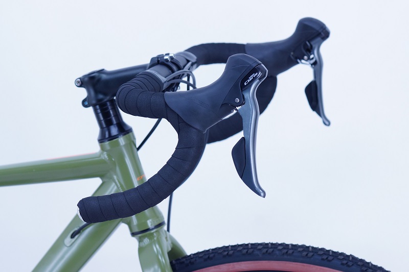 ●デュアルコントロールレバーSHIMANO ST-R2000「CLARIS」
