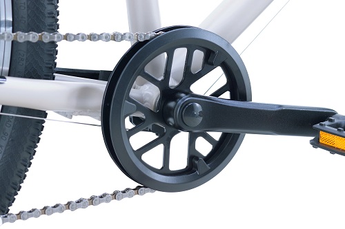 ●フロントチェーンホイールWガード付きの前ギアと軽量高剛性のアルミクランクを装備しています。