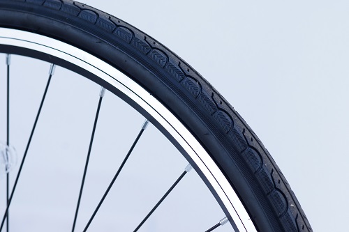 ●クロスバイクタイヤアスファルト路面走行で効果を発揮するタイヤです。