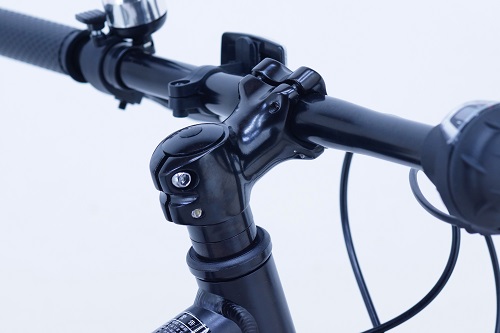 ●アルミ製A-HEADステム＆アルミハンドル軽量でサビに強い本格タイプのパーツで構成されています。