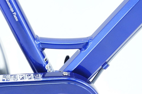 ●軽量アルミフレーム一般的な自転車から比べ軽くサビに強いです。※写真のネイビー色は御座いません。