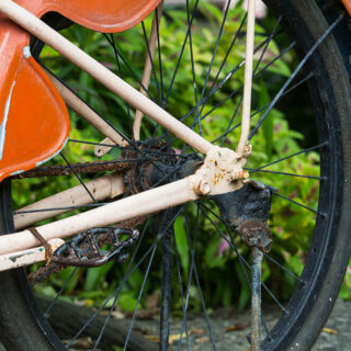 自転車の塗装が剥がれるとどうなる？リスクや有効な補修方法・予防対策とは