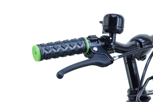 ●アジャスター付きブレーキレバーお子様の手の大きさに合わせてブレーキレバー幅を調整できます。●ツートングリップカワサキグリーンがポイントのグリップです。