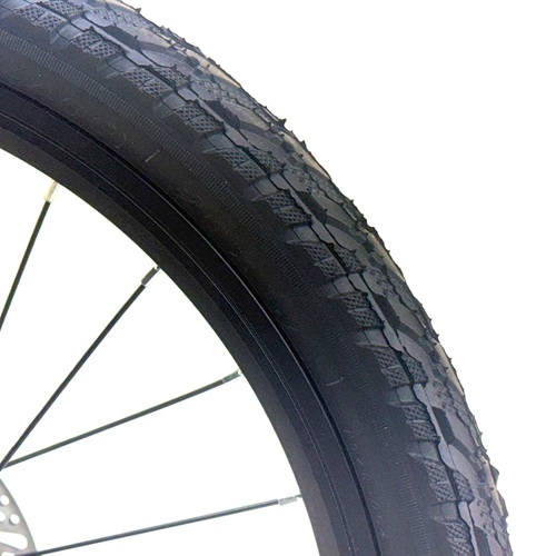 ●20ｘ1.75セミブロックタイヤ街乗りで使いやすいタイヤです。